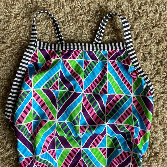 ✨ HOST PICK! ✨ Dolfin Uglies One Piece Geo Print - Picture 3 of 10